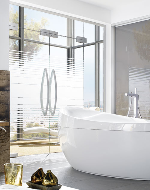 Glastüren im Bad mit Badewanne (HolzLand Beese in Unna, Region Dortmund)