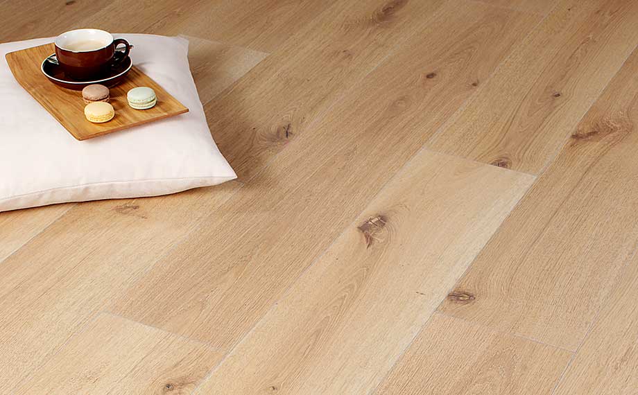 Sieht aus wie Eiche: Designboden Ceralan bei HolzLand Beese in Unna (bei Dortmund) Sieht aus wie Eiche: Designboden Ceralan bei HolzLand Beese in Unna (bei Dortmund)