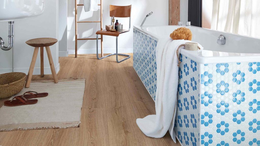 Designboden auf Fliesen. Bei Holzland Beese in Unna geht das – sogar in Bad und Küche!
