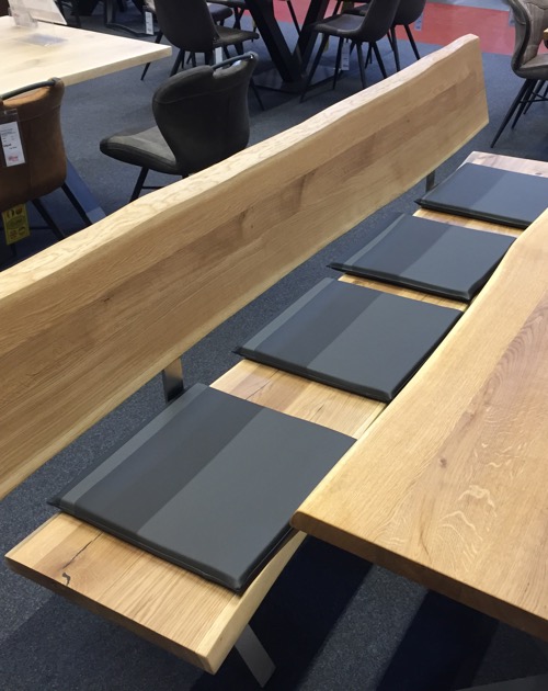 Maßgefertigte Sitzbank aus Holz von HolzLand Beese in Unna.