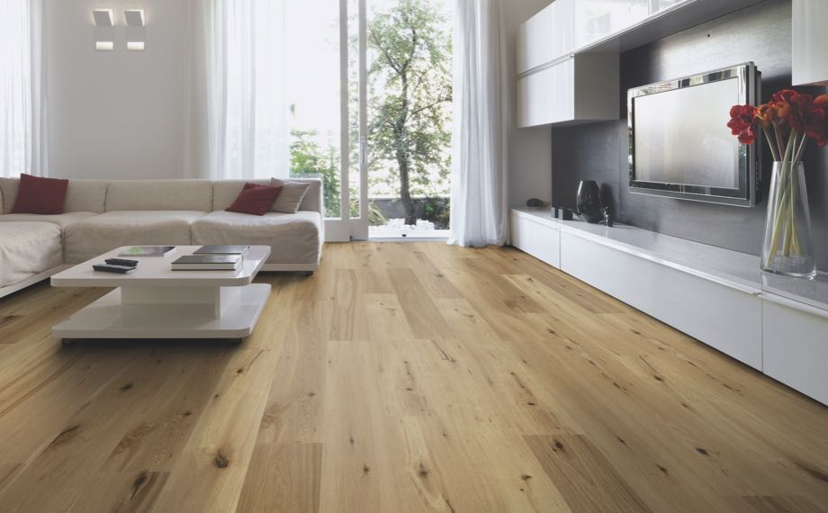 Böden: Massivholzdielen von Meister aus einem Stück Holz bei HolzLand Beese in Unna.