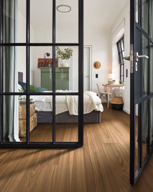 Lindura-Holzboden im Schlafzimmer Lindura-Holzboden im Schlafzimmer