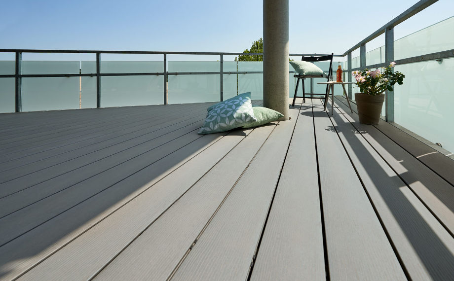 Massive WPC-Dielen auf der Dachterrasse, Holzland Beese Unna Massive WPC-Dielen auf der Dachterrasse, Holzland Beese Unna