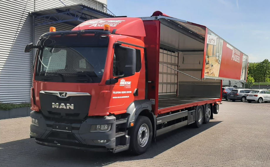 LKW mit aufgeklappter Seitenwand, HolzLand Beese Unna
