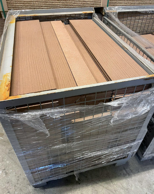 Gitterbox mit WPC-Resten, HolzLand Beese Unna Gitterbox mit WPC-Resten, HolzLand Beese Unna