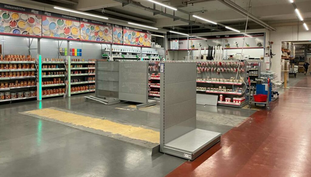 Abgebautes Regal in Ausstellung in Unna, HolzLand Beese