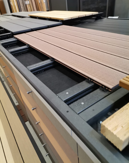 Terrassendielen in der Gartenausstellung | Pflegeleichte Terrassendielen aus WPC | HolzLand Beese in Unna