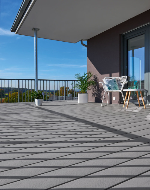 Die Smarte in grau, Terrassendielen aus WPC | Pflegeleichte Terrassendielen aus WPC | HolzLand Beese in Unna