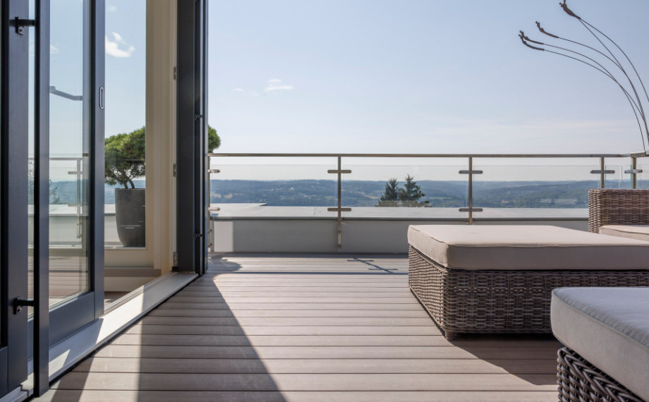 Bombierte Terrassendielen aus WPC | Pflegeleichte Terrassendielen aus WPC | HolzLand Beese in Unna
