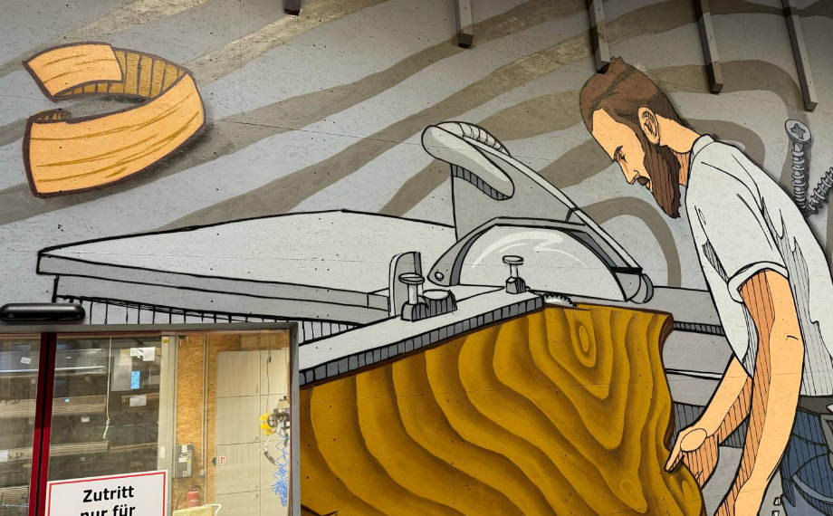 BEESianer an der Formatkreissäge, Graffiti im Zuschnitt, HolzLand Beese Unna BEESianer an der Formatkreissäge, Graffiti im Zuschnitt, HolzLand Beese Unna
