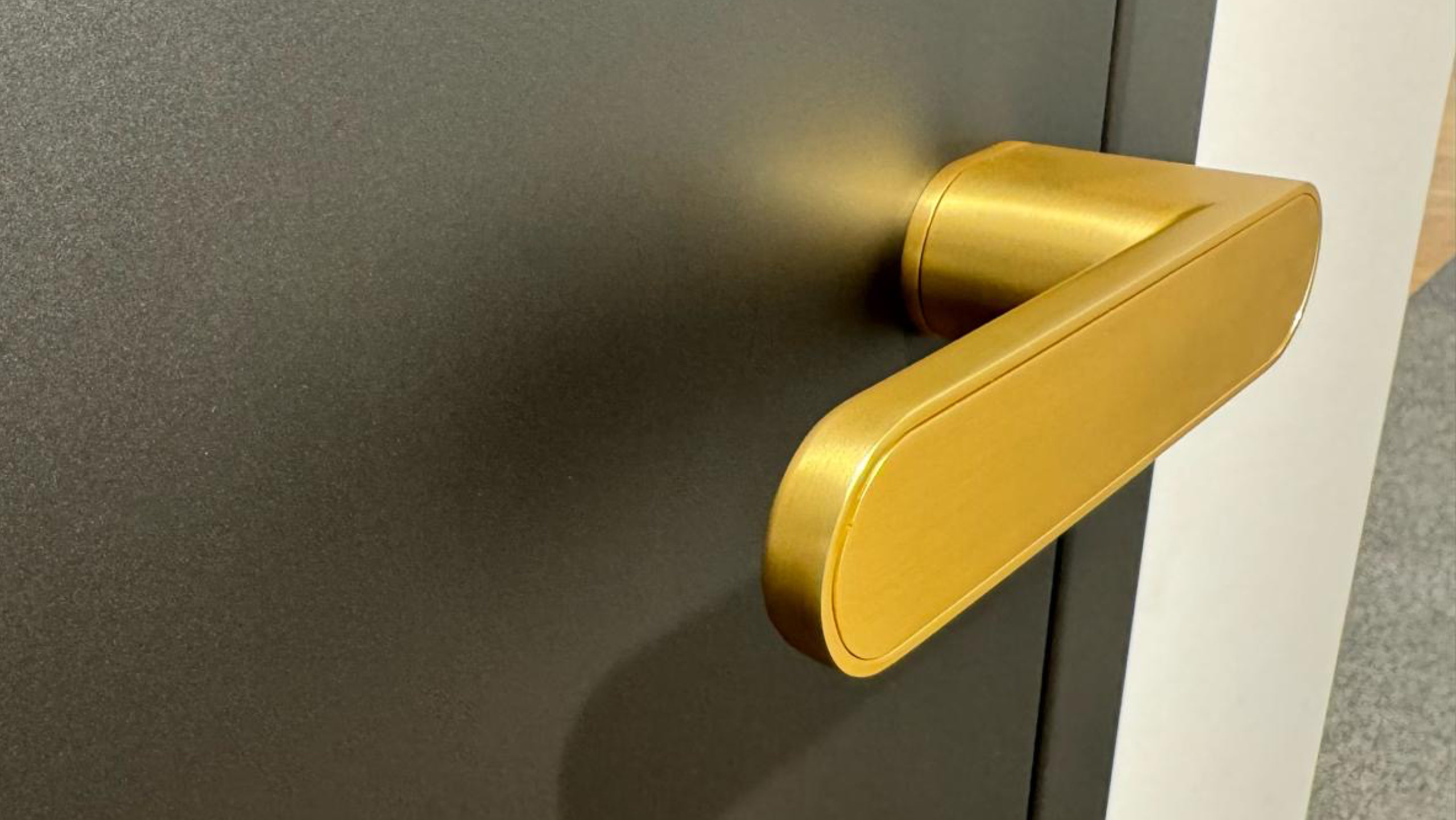 Minimo Türgriff in gold/matt | HolzLand Beese Unna