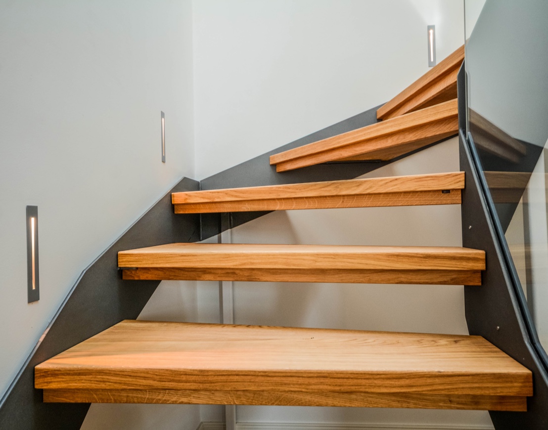 Holztreppe aus Verbundmaterialien | HolzLand Beese Unna