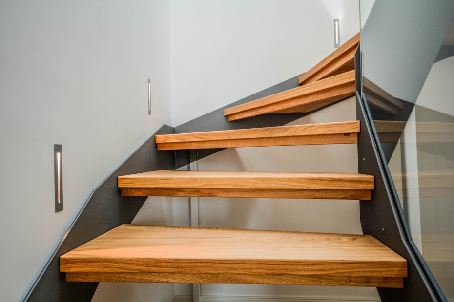 Treppe aus Holz und Stahl | HolzLand Beese Unna