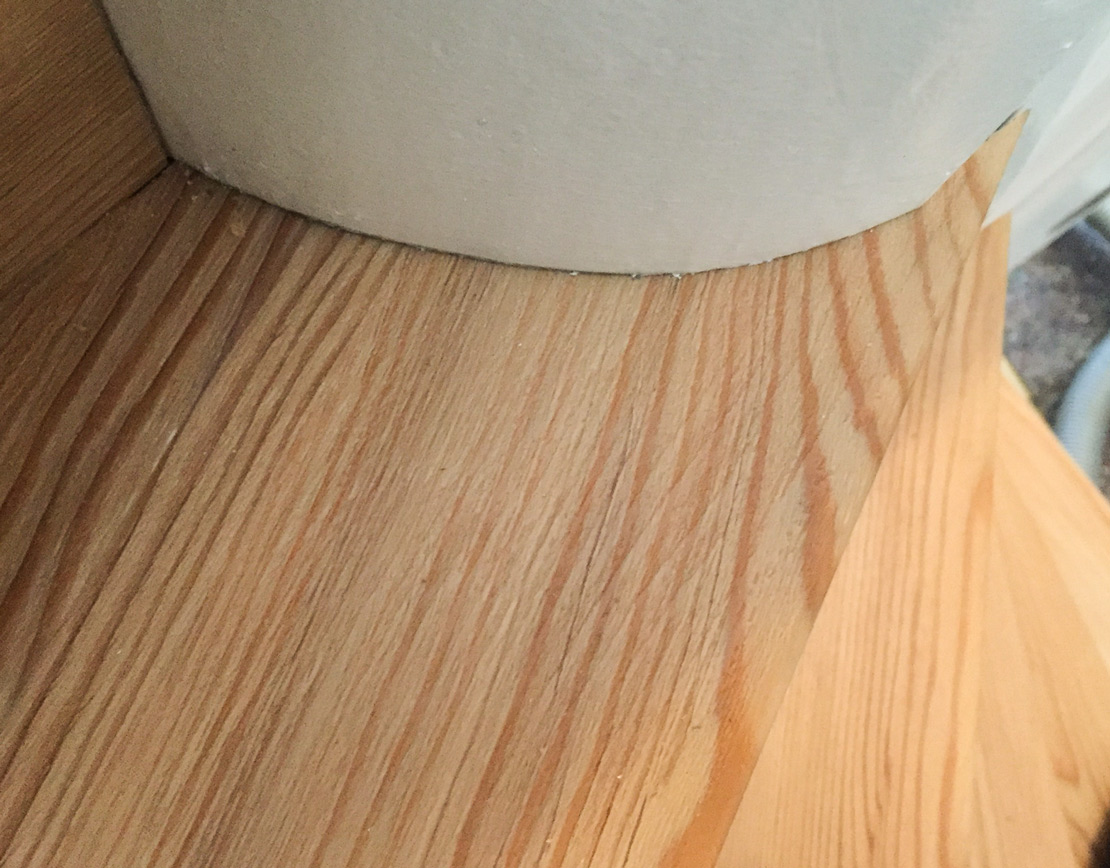 Detailaufnahme: Wendeltreppe mit Stufen aus Vinyl | HolzLand Beese Unna