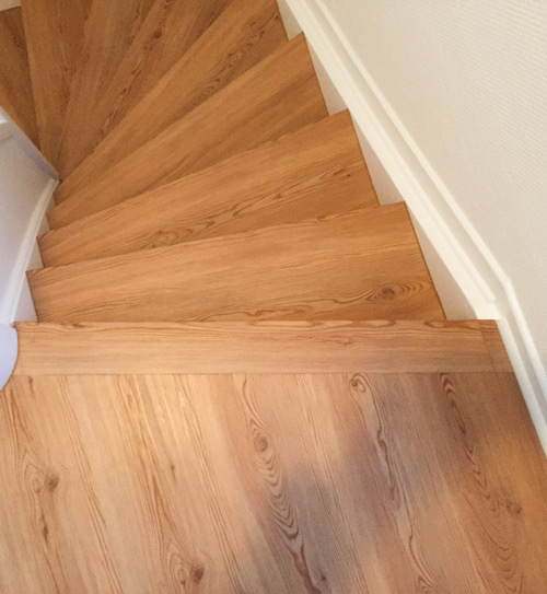 Vinylboden auf einer Treppe | Treppenrestaurierung | HolzLand Beese Unna