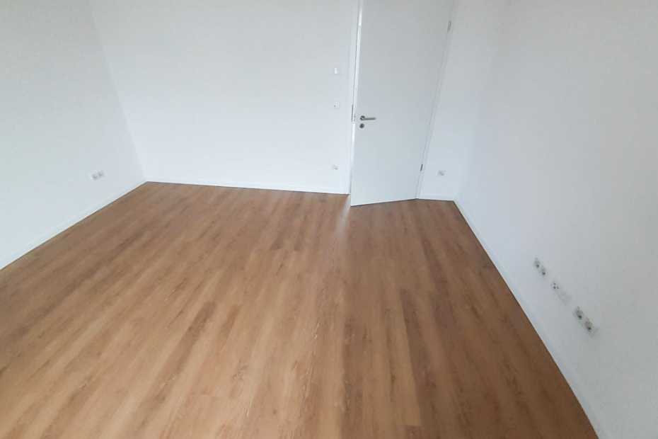Vinylboden in neuer Wohnung | CPL-Türen und Vinylboden | HolzLand Beese Unna