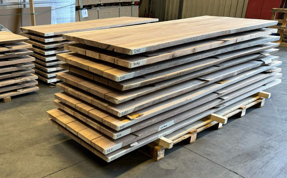 Platten gestapelt im Lager, HolzLand Beese Unna