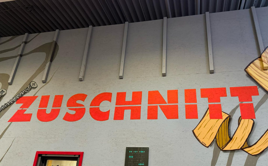 „Zuschnitt“ komplett auf der Wand, HolzLand Beese Unna „Zuschnitt“ komplett auf der Wand, HolzLand Beese Unna