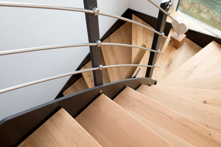 Moderne Flachwangentreppe aus HPL | HolzLand Beese in Unna