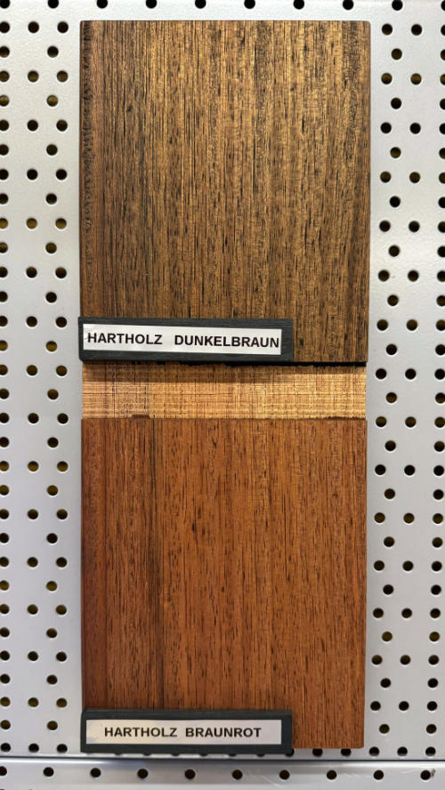 Muster mit Hartholz-Öl in Dunkelbraun und Braunrot, HolzLand Beese Unna