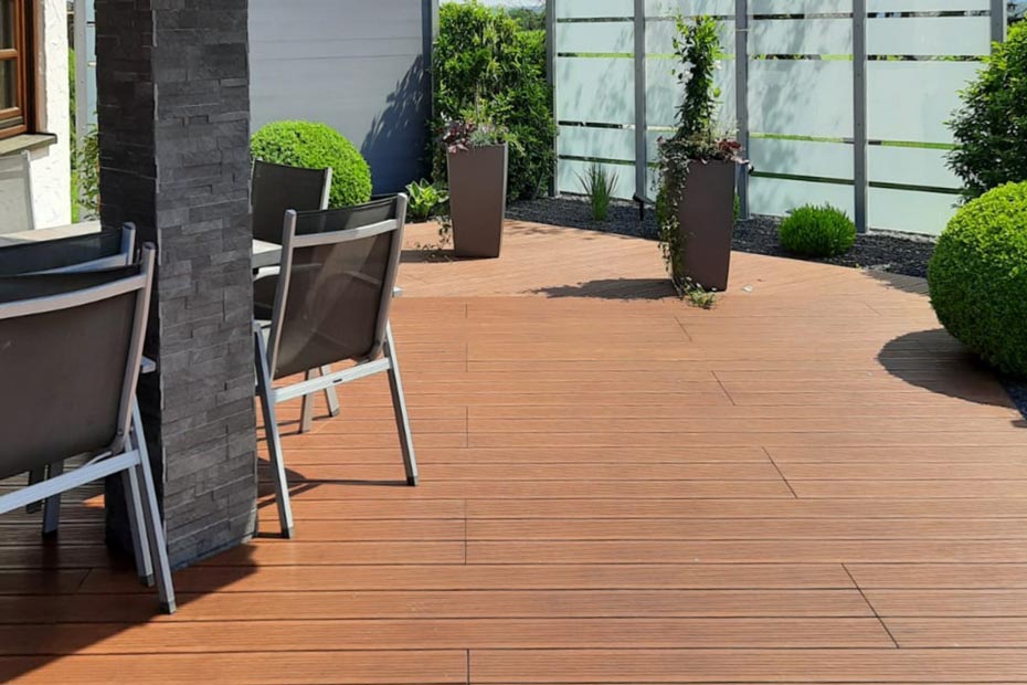 Terrassendielen aus WPC auf Terrasse verlegt | Referenz | Pflegeleichte Terrassendielen aus WPC | HolzLand Beese in Unna