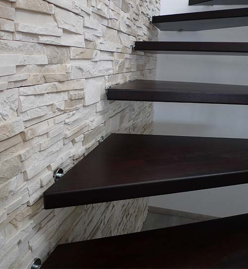 Moderne handlaufgetragene Treppe | HolzLand Beese in Unna