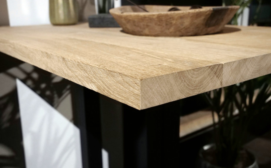 Nahaufnahme Tischplatte Straight Line, HolzLand Beese Unna