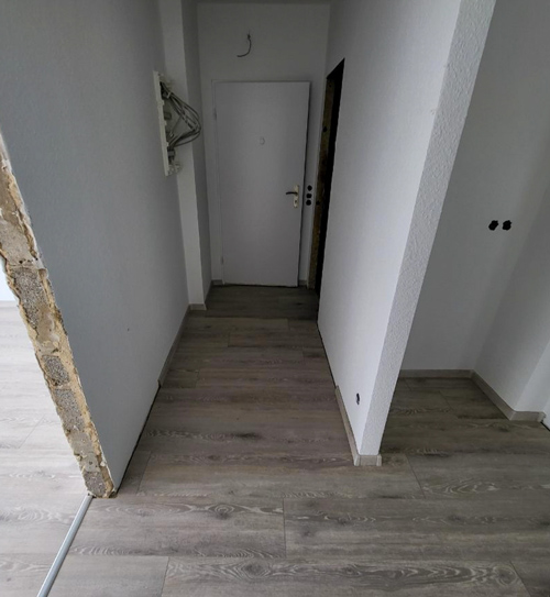 Referenz: Modernes Klick-Laminat in Grau | HolzLand Beese in Unna