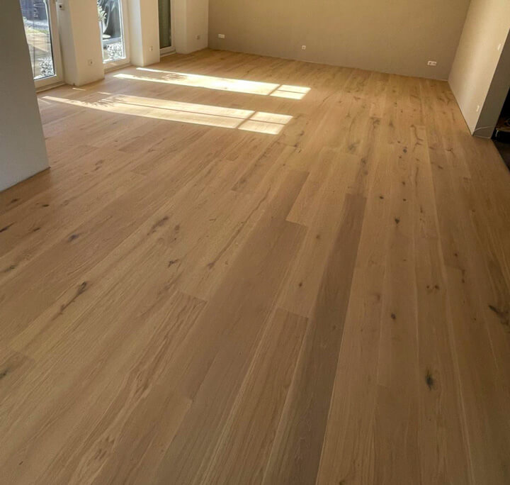 Referenz: Moderner Look mit hellem Eiche-Parkett | HolzLand Beese in Unna