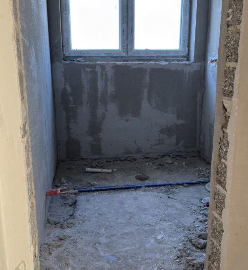 Ein kleines Zimmer, das gerade renoviert wird, HolzLand Beese Unna