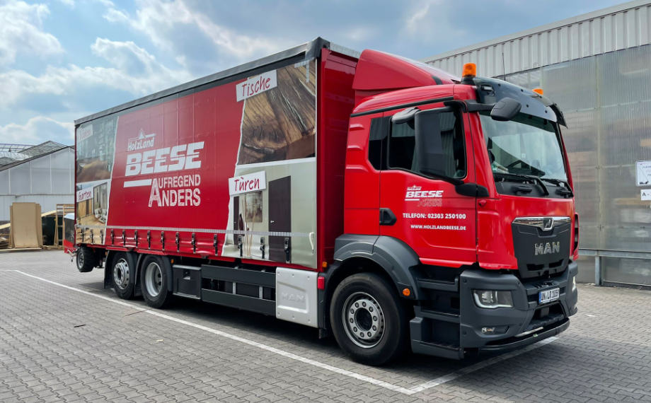LKW mit Produktwerbung, HolzLand Beese Unna